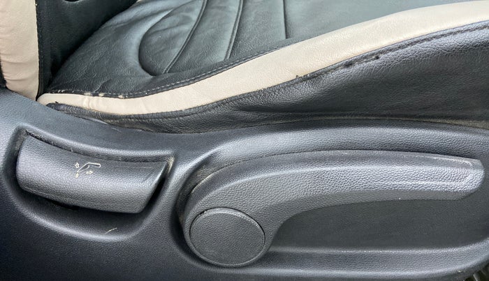 2015 Hyundai Creta 1.6 S, Petrol, Manual, Driver Side Adjustment Panel