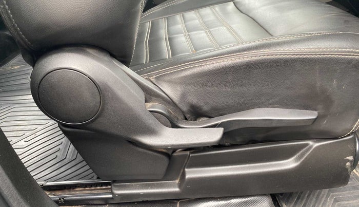 2020 Maruti XL6 ZETA MT, Petrol, Manual, 48,757 km, Driver Side Adjustment Panel