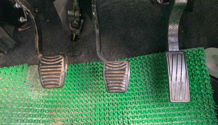 2016 Mahindra Kuv100 K2 PLUS 6 STR, Petrol, Manual, 20,125 km, Pedals