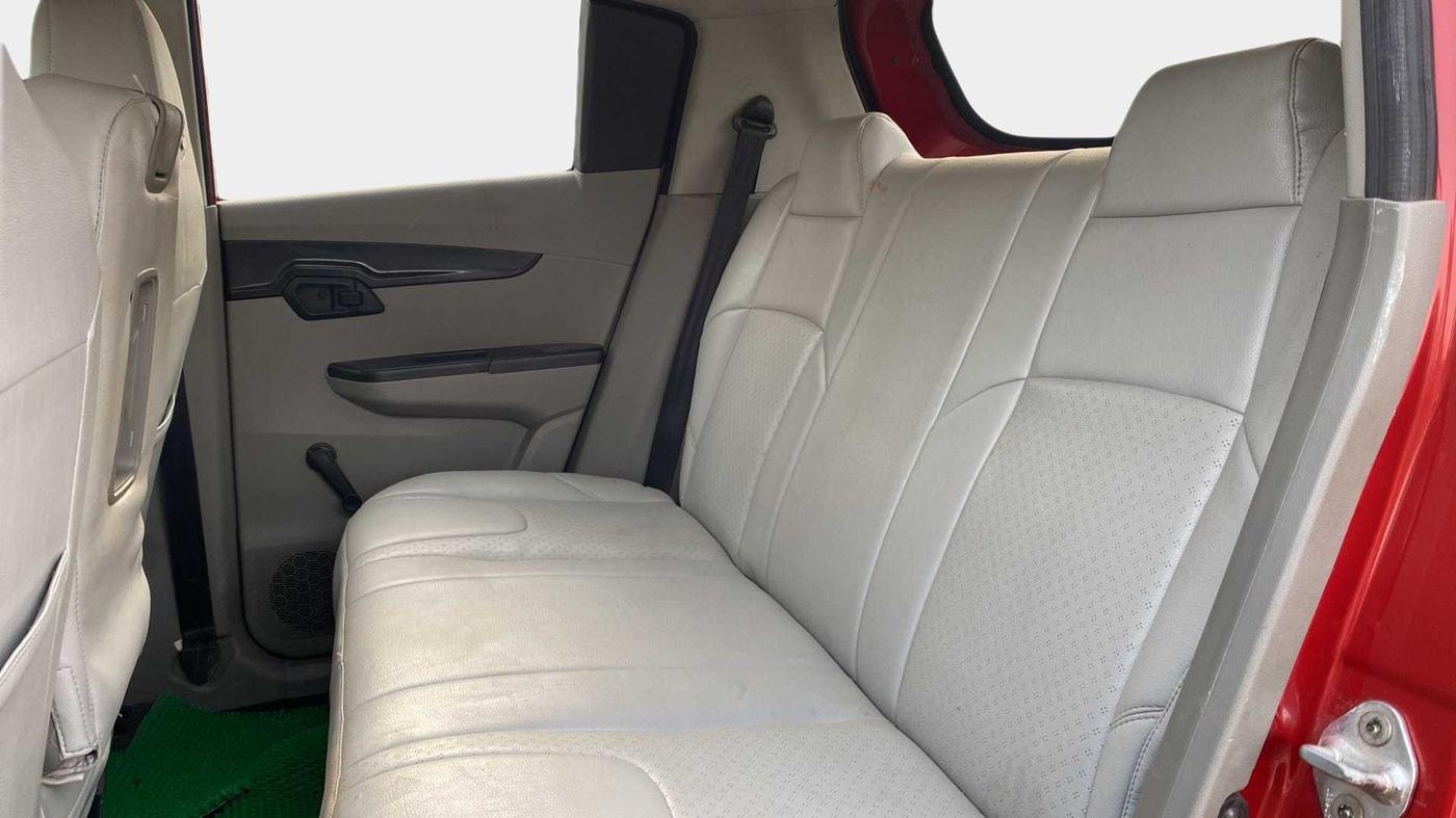 2016 Mahindra Kuv100 K2 PLUS 6 STR, Petrol, Manual, 20,125 km, Right Side Rear Door Cabin