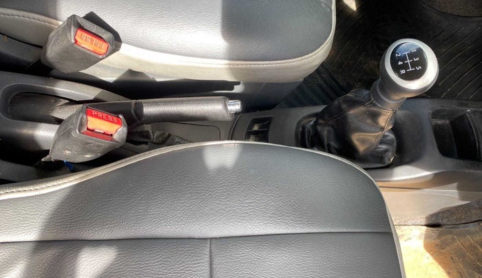 2011 Maruti Wagon R 1.0 VXI, Petrol, Manual, 34,408 km, Gear Lever