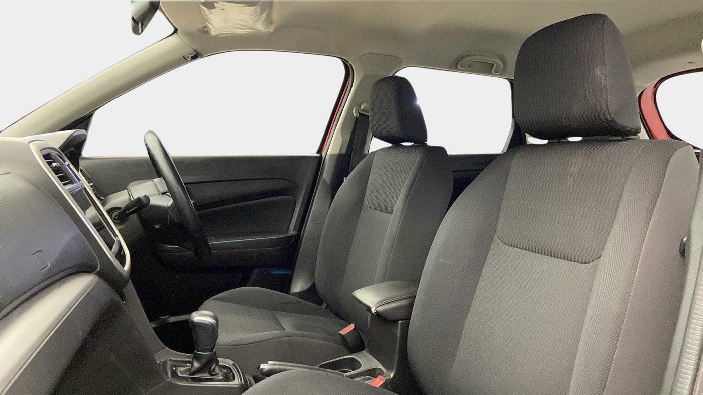 2019 Maruti Vitara Brezza VDI AMT, Diesel, Automatic, 59,992 km, Right Side Front Door Cabin