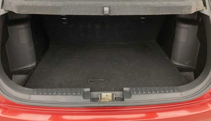 2019 Maruti Vitara Brezza VDI AMT, Diesel, Automatic, 59,992 km, Boot Inside