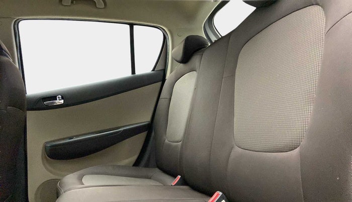 2013 Hyundai i20 SPORTZ 1.2, Petrol, Manual, 50,975 km, Right Side Rear Door Cabin
