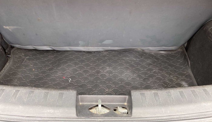 2014 Maruti Swift VXI, Petrol, Manual, 71,516 km, Boot Inside