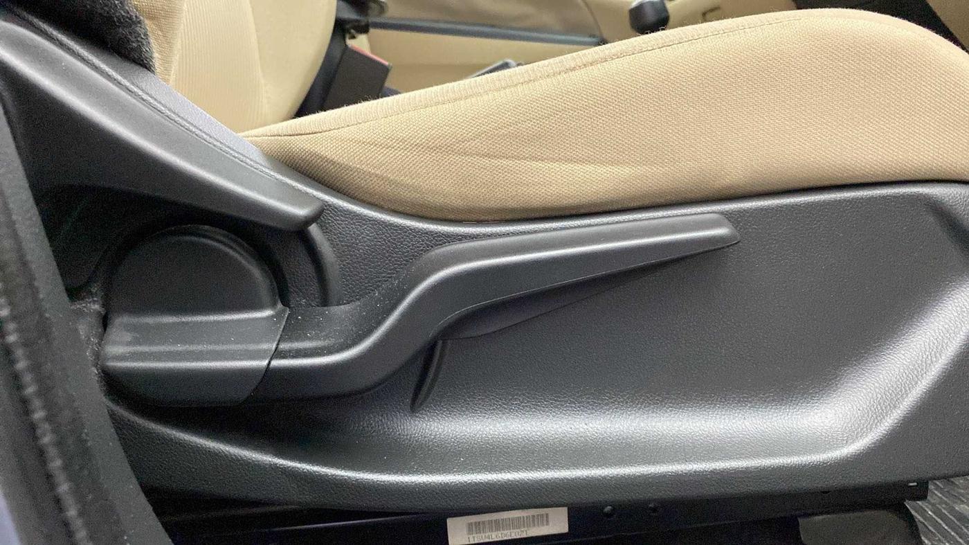 2018 Honda Amaze 1.2L I-VTEC VX, Petrol, Manual, 30,702 km, Driver Side Adjustment Panel