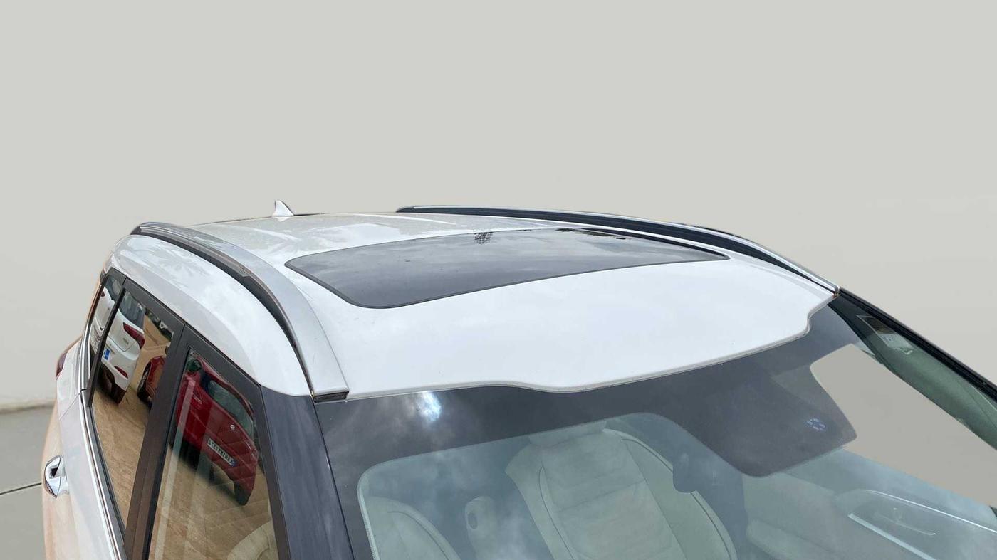 2022 KIA CARENS LUXURY PLUS 1.4 PETROL 6 STR, Petrol, Manual, 20,806 km, Roof