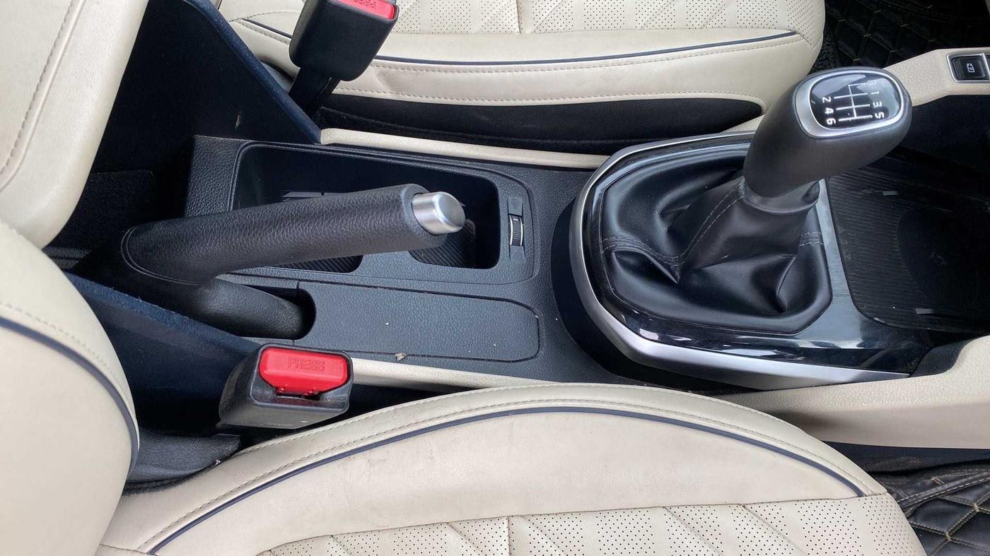 2022 KIA CARENS LUXURY PLUS 1.4 PETROL 6 STR, Petrol, Manual, 20,806 km, Gear Lever