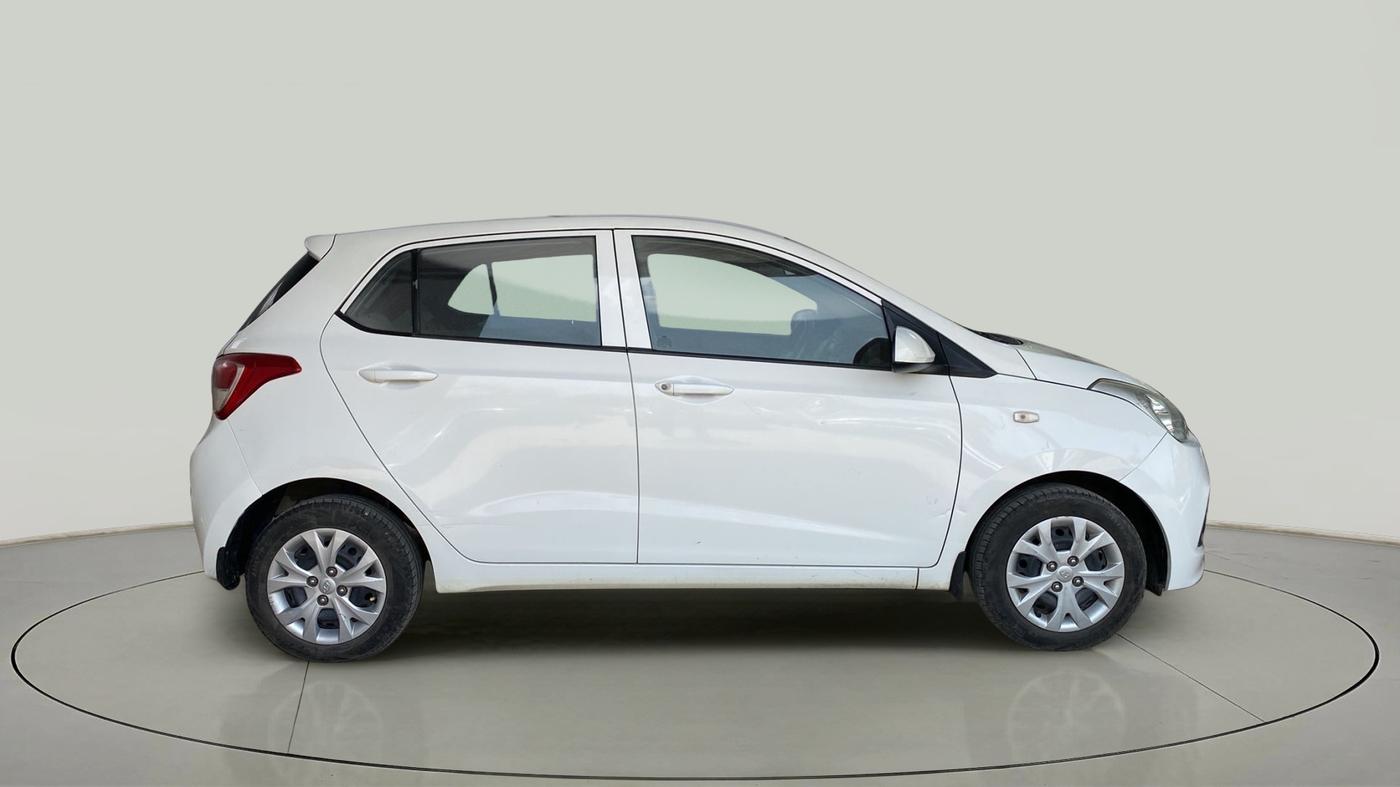 2016 Hyundai Grand i10 MAGNA 1.2 KAPPA VTVT, Petrol, Manual, 48,983 km, Right Side View