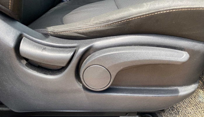 2016 Hyundai Creta SX PLUS 1.6 PETROL, Petrol, Manual, 92,043 km, Driver Side Adjustment Panel