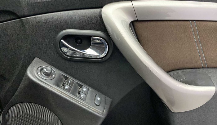 2020 Renault Duster RXZ 1.5 PETROL MT, Petrol, Manual, 43,989 km, Driver Side Door Panels Control