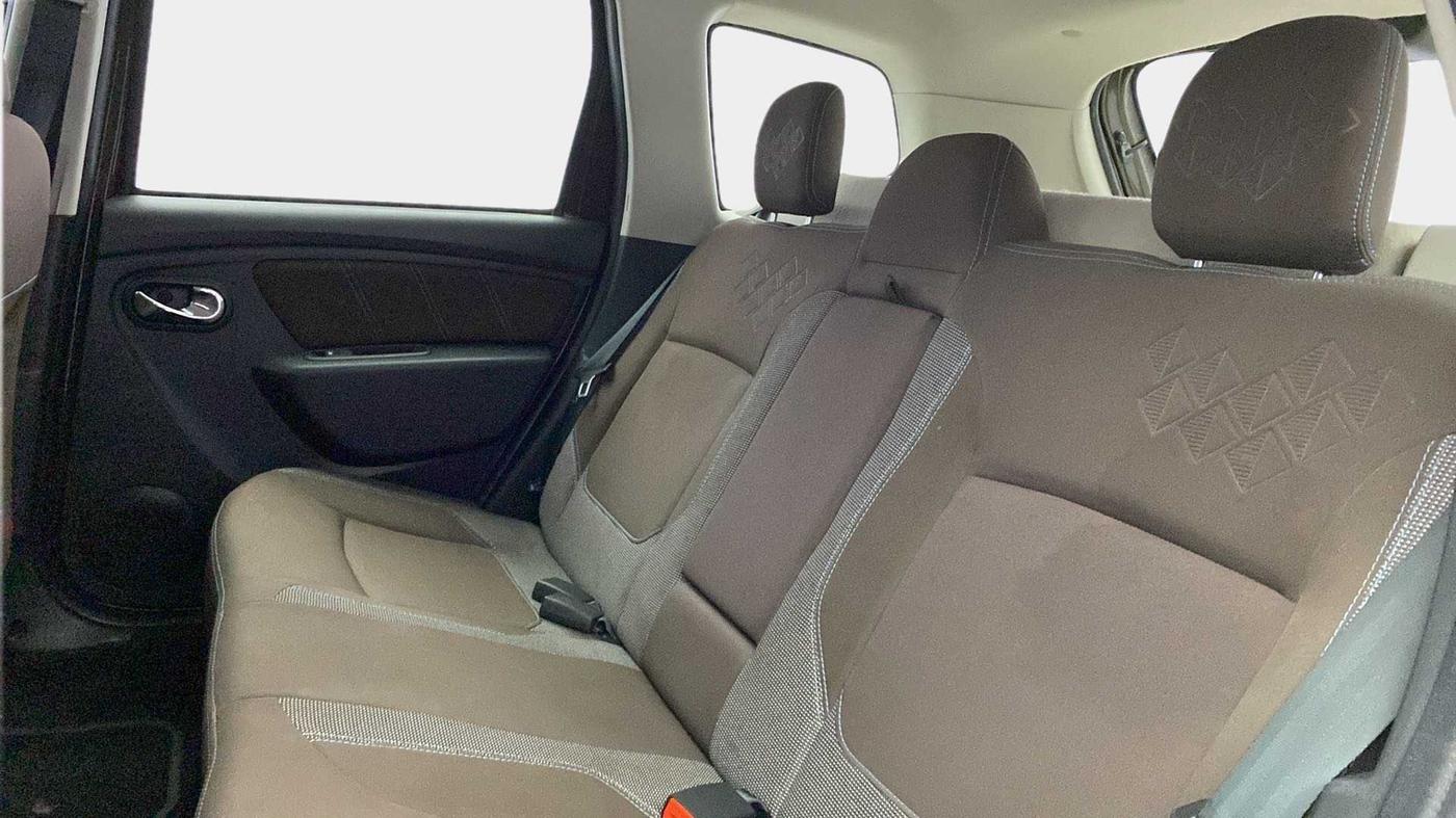 2020 Renault Duster RXZ 1.5 PETROL MT, Petrol, Manual, 43,989 km, Right Side Rear Door Cabin