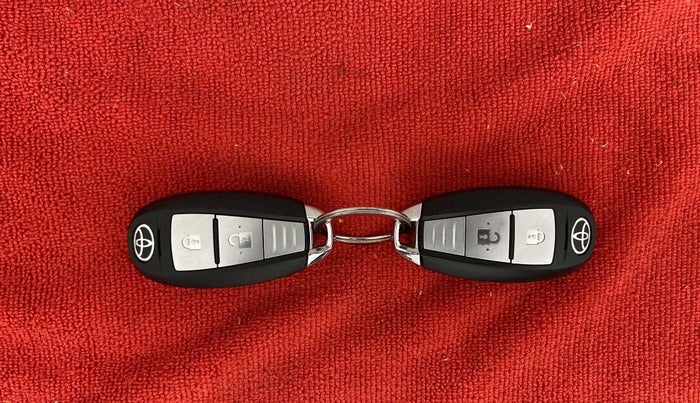 2022 Toyota URBAN CRUISER PREMIUM GRADE AT, Petrol, Automatic, 20,214 km, Key Close Up