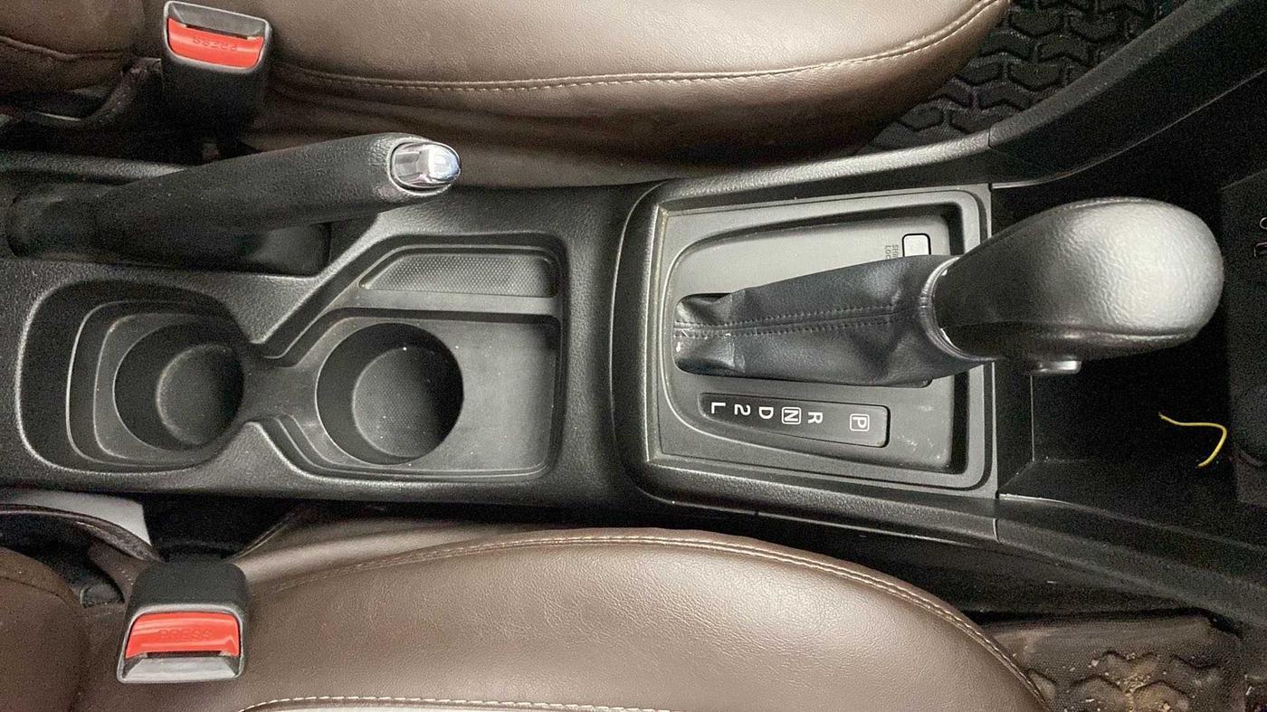 2022 Toyota URBAN CRUISER PREMIUM GRADE AT, Petrol, Automatic, 20,214 km, Gear Lever