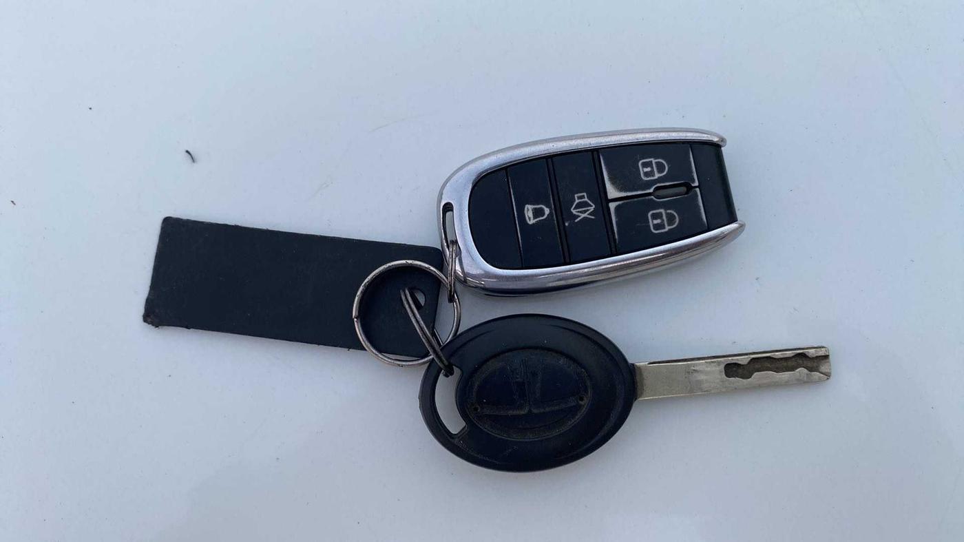 2021 Tata TIGOR XE PETROL, Petrol, Manual, 77,970 km, Key Close Up