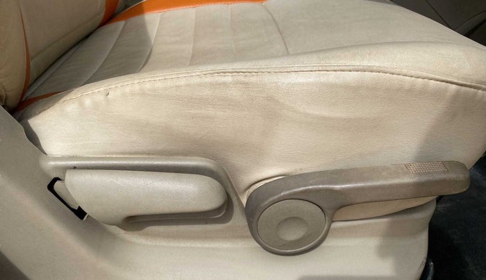 2014 Maruti Ertiga ZDI, Diesel, Manual, 57,681 km, Driver Side Adjustment Panel