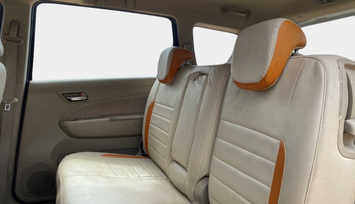 2014 Maruti Ertiga ZDI, Diesel, Manual, 57,681 km, Right Side Rear Door Cabin