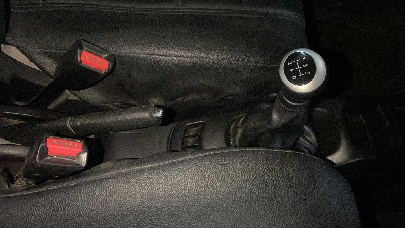 2014 Maruti Wagon R 1.0 VXI, Petrol, Manual, 1,04,217 km, Gear Lever