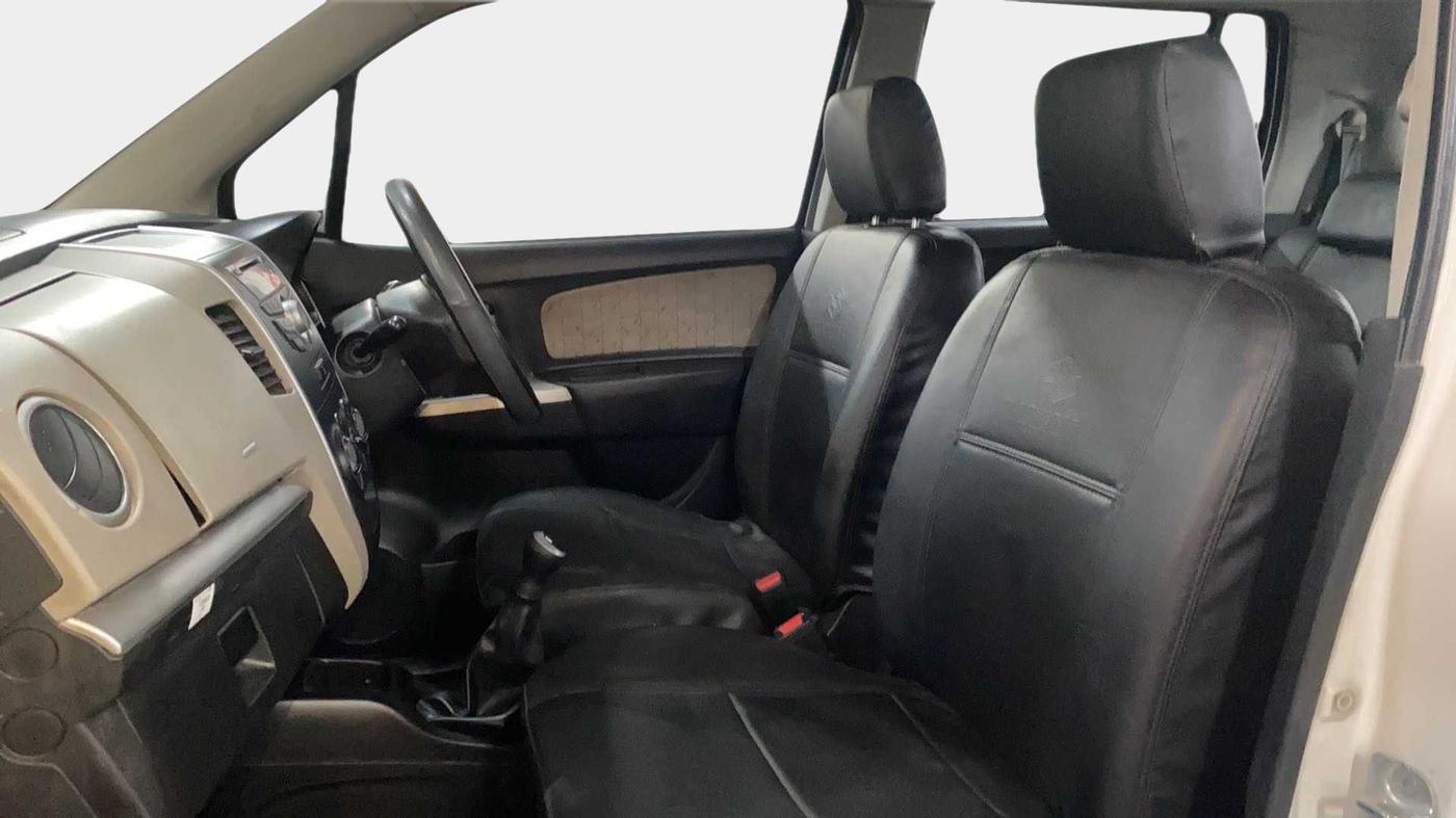 2014 Maruti Wagon R 1.0 VXI, Petrol, Manual, 1,04,217 km, Right Side Front Door Cabin