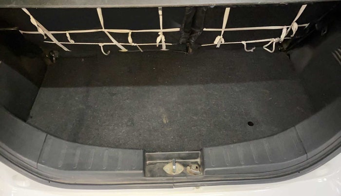 2014 Maruti Wagon R 1.0 VXI, Petrol, Manual, 1,04,217 km, Boot Inside