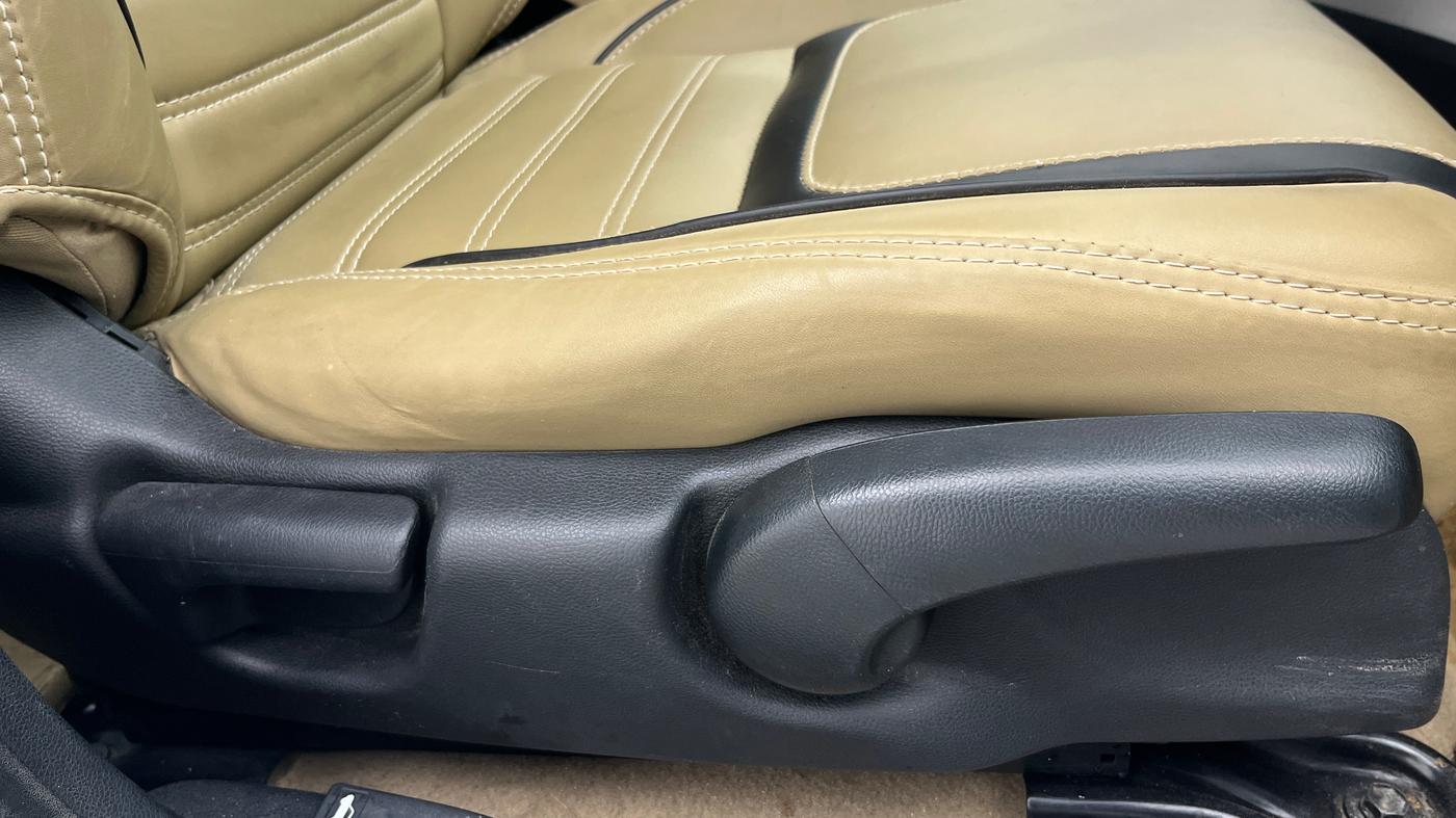 2019 Honda City 1.5L I-VTEC V MT, Petrol, Manual, 34,760 km, Driver Side Adjustment Panel