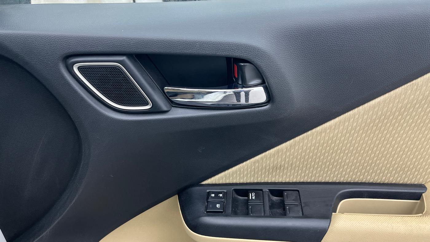 2019 Honda City 1.5L I-VTEC V MT, Petrol, Manual, 34,760 km, Driver Side Door Panels Control