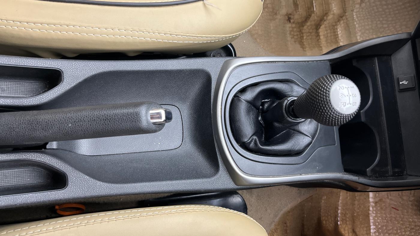 2019 Honda City 1.5L I-VTEC V MT, Petrol, Manual, 34,760 km, Gear Lever