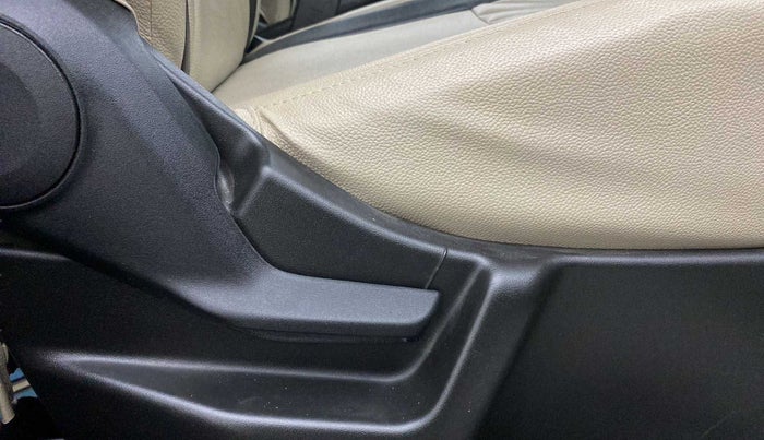 2021 Maruti New Wagon-R VXI 1.0, Petrol, Manual, 40,215 km, Driver Side Adjustment Panel