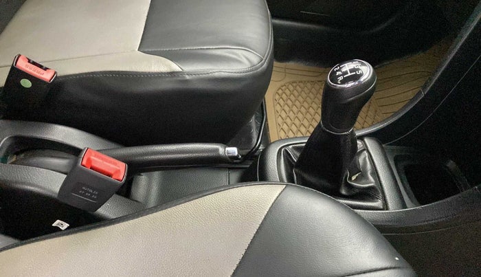 2012 Maruti Swift ZXI, Petrol, Manual, 81,136 km, Gear Lever