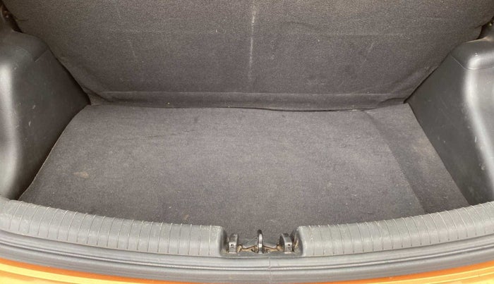 2015 Hyundai Grand i10 SPORTZ 1.2 KAPPA VTVT, Petrol, Manual, 93,513 km, Boot Inside