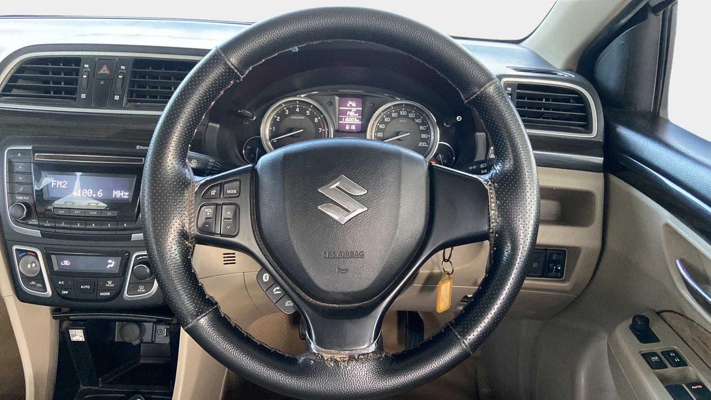 2016 Maruti Ciaz VXI+, Petrol, Manual, 1,16,105 km, Steering Wheel Close Up