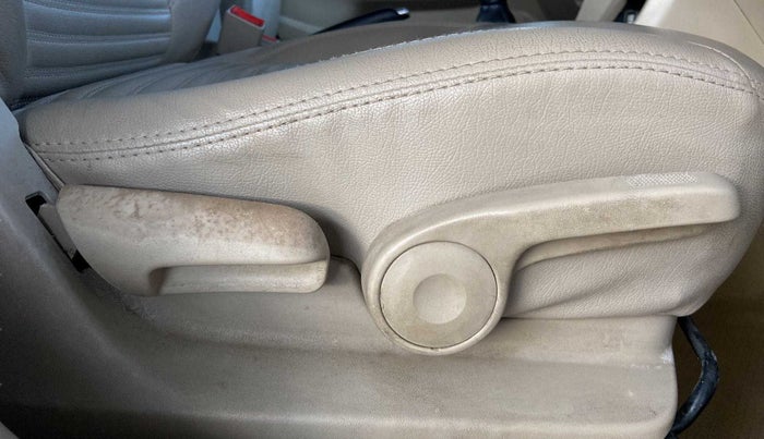 2016 Maruti Ciaz VXI+, Petrol, Manual, 1,16,105 km, Driver Side Adjustment Panel