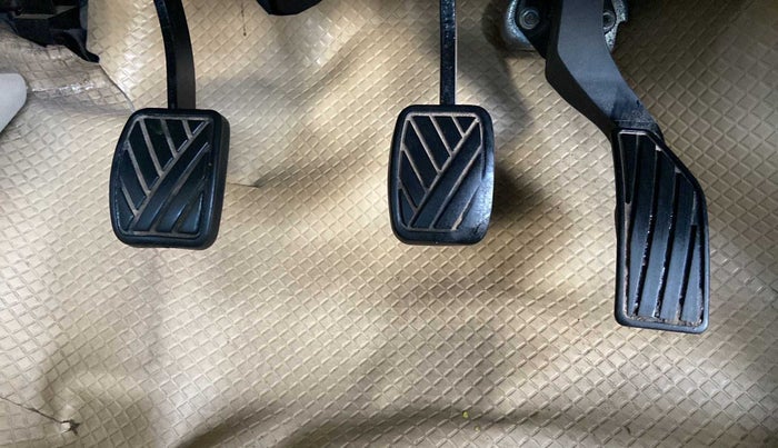 2016 Maruti Ciaz VXI+, Petrol, Manual, 1,16,105 km, Pedals