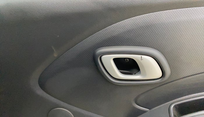 2018 Datsun Redi Go S 1.0 AMT, Petrol, Automatic, 40,396 km, Driver Side Door Panels Control