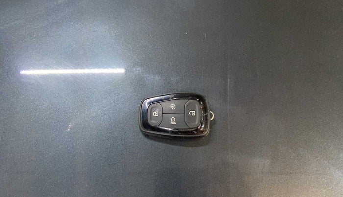 2020 Tata ALTROZ XZ PETROL, Petrol, Manual, 17,323 km, Key Close Up