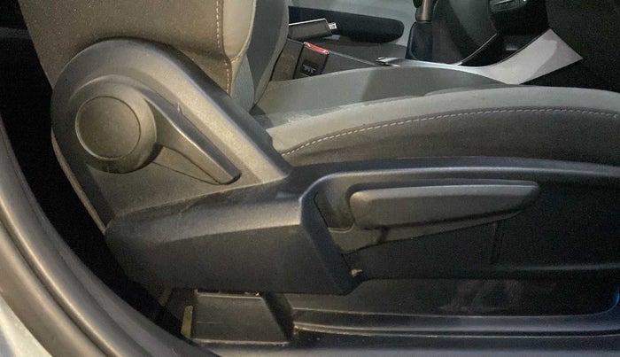 2020 Tata ALTROZ XZ PETROL, Petrol, Manual, 17,323 km, Driver Side Adjustment Panel