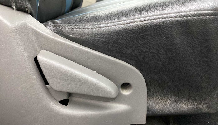 2016 Datsun Go T, Petrol, Manual, 43,331 km, Driver Side Adjustment Panel