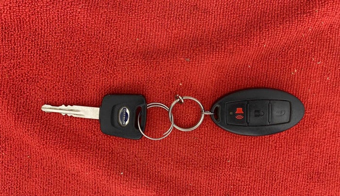 2016 Datsun Go T, Petrol, Manual, 43,331 km, Key Close Up