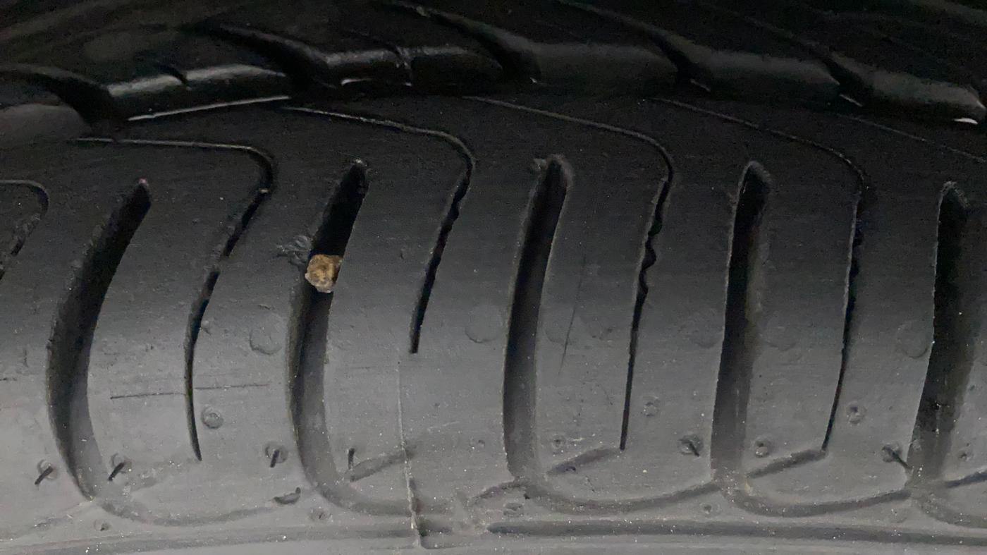 2016 Ford Ecosport TITANIUM 1.5L DIESEL, Diesel, Manual, 95,238 km, Right Front Tyre Tread
