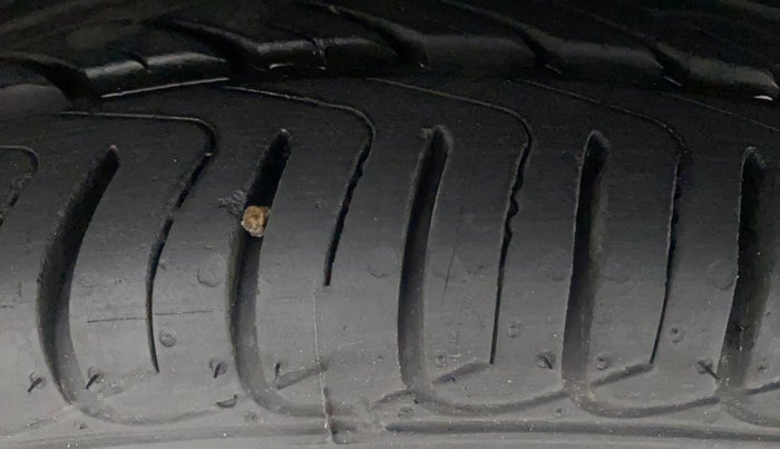 2016 Ford Ecosport TITANIUM 1.5L DIESEL, Diesel, Manual, 95,238 km, Right Front Tyre Tread