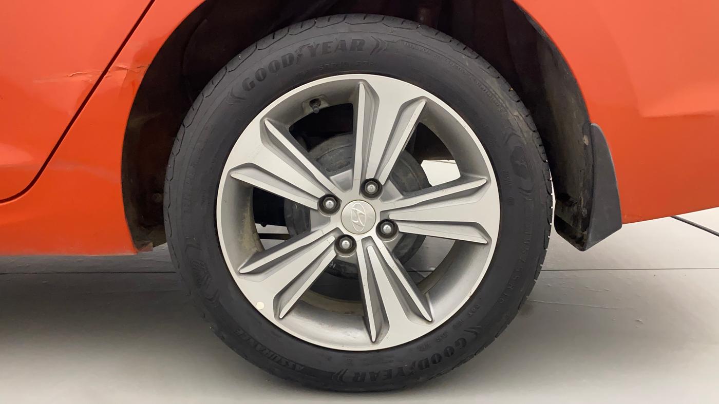 2017 Hyundai Verna 1.6 SX (O) CRDI MT, Diesel, Manual, 66,759 km, Left Rear Wheel
