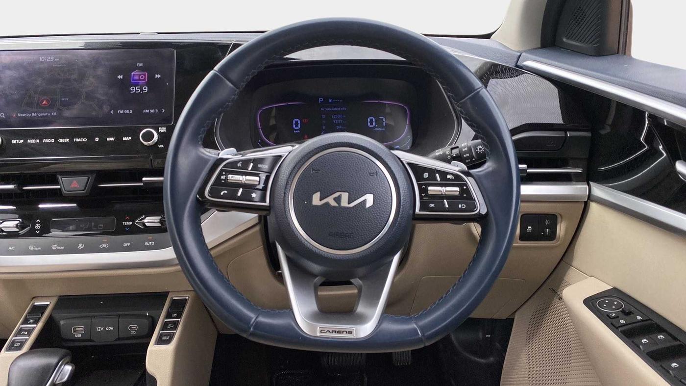 2022 KIA CARENS LUXURY PLUS 1.4 PETROL 7 STR, Petrol, Manual, 20,832 km, Steering Wheel Close Up