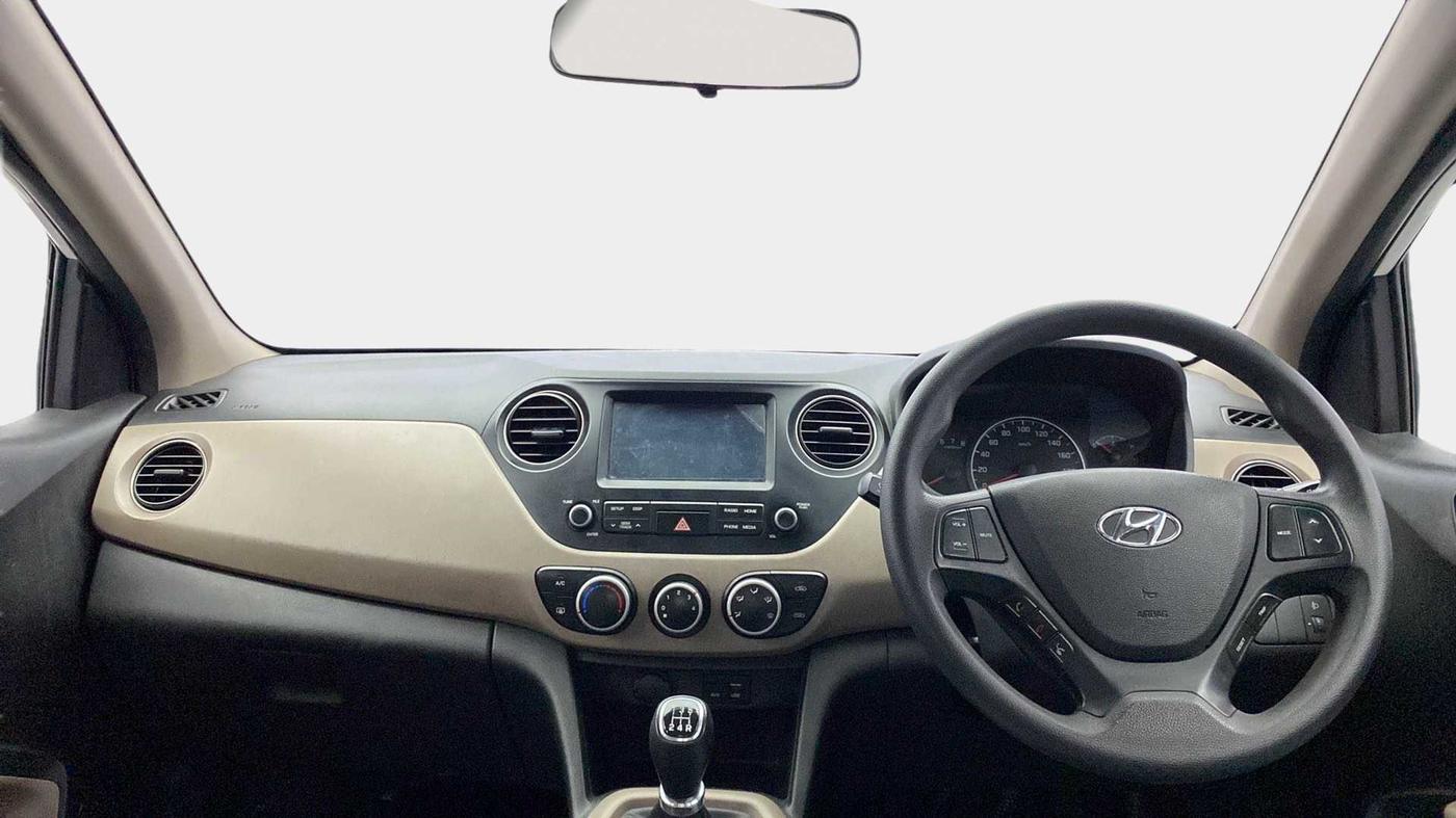 2017 Hyundai Grand i10 SPORTZ (O) 1.2 KAPPA VTVT, Petrol, Manual, 92,724 km, Dashboard