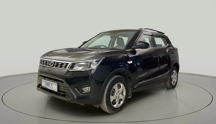 2021 Mahindra XUV300 W6 1.2 PETROL, Petrol, Manual, 39,382 km, Left Front Diagonal