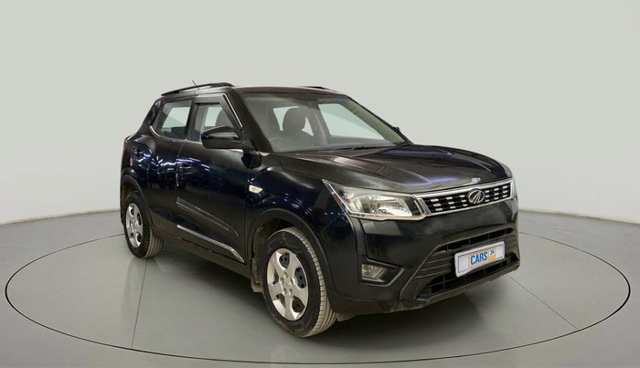 2021 Mahindra XUV300 W6 1.2 PETROL, Petrol, Manual, 39,382 km, Right Front Diagonal