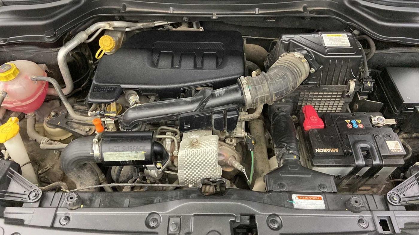 2021 Mahindra XUV300 W6 1.2 PETROL, Petrol, Manual, 39,382 km, Open Bonet
