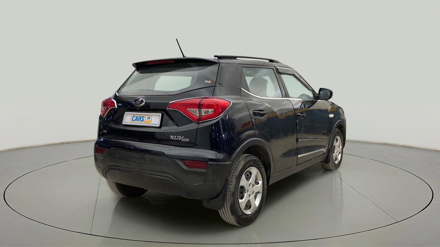 2021 Mahindra XUV300 W6 1.2 PETROL, Petrol, Manual, 39,382 km, Right Back Diagonal