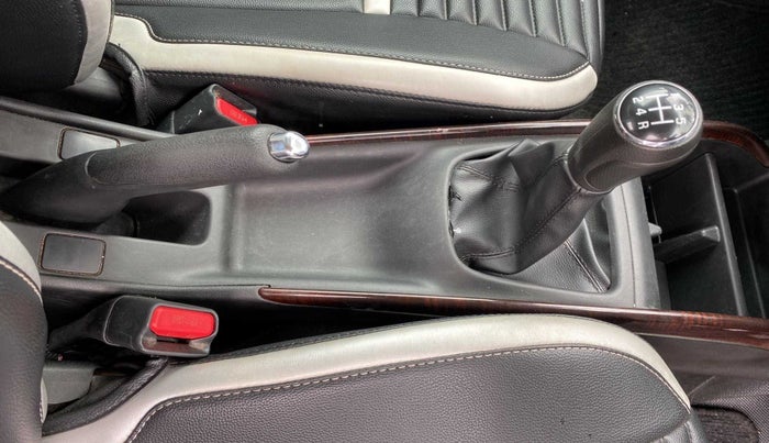 2021 Maruti Baleno ALPHA PETROL 1.2, Petrol, Manual, 33,497 km, Gear Lever