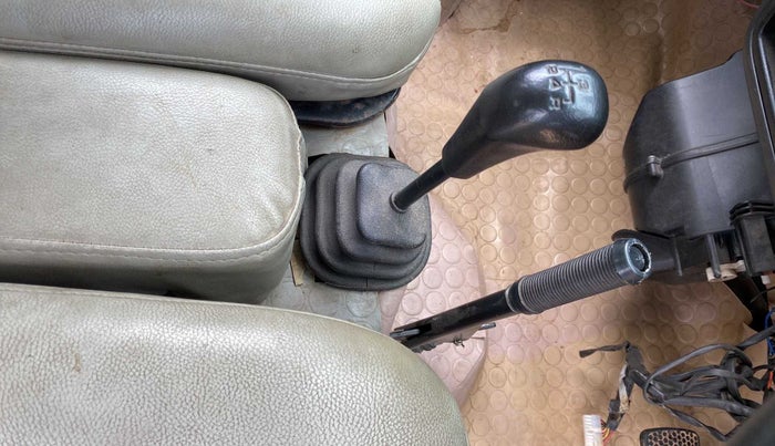 2012 Maruti Omni 5 STR, Petrol, Manual, 37,089 km, Gear Lever