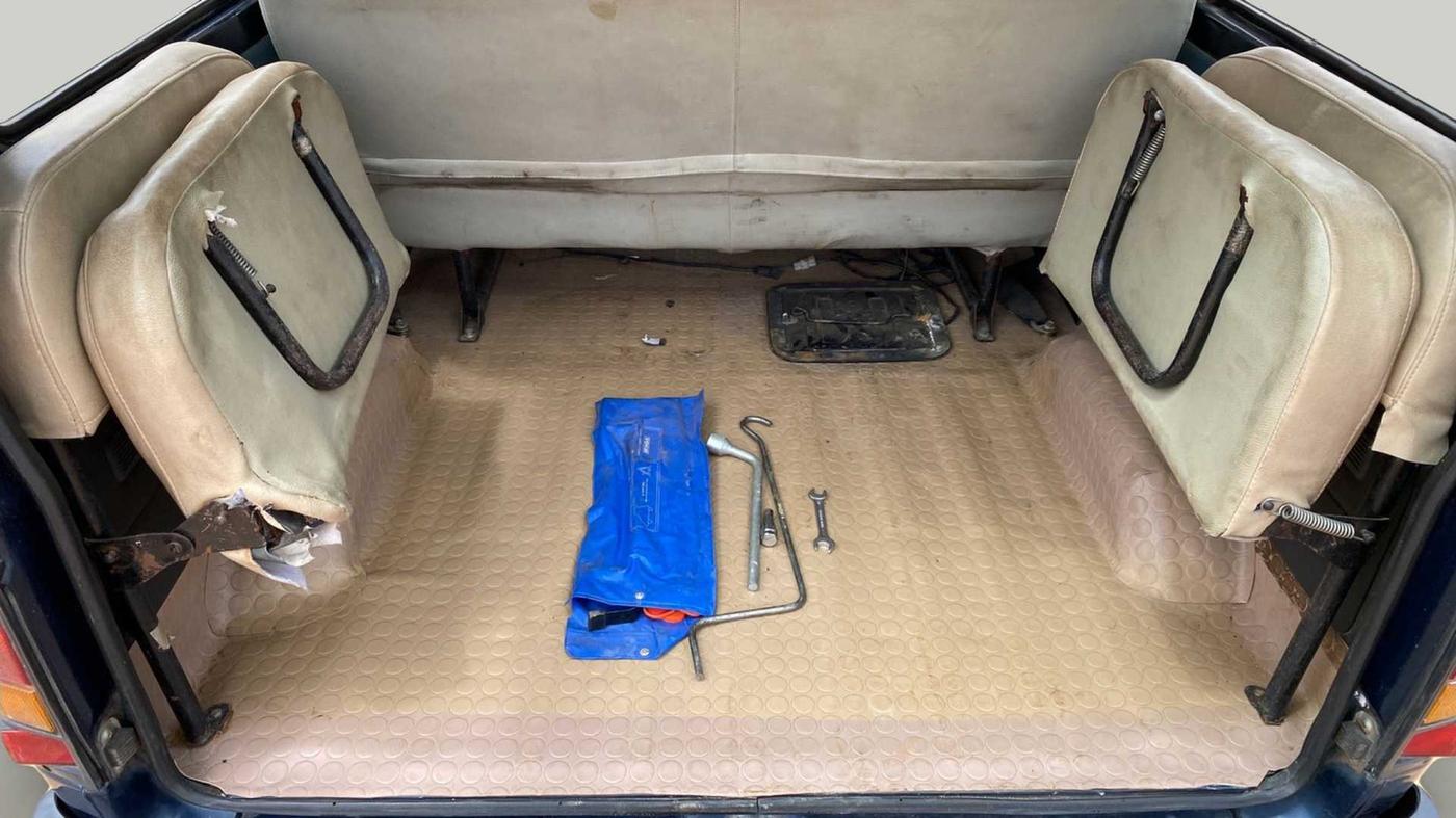 2012 Maruti Omni 5 STR, CNG, Manual, 37,089 km, Boot Inside